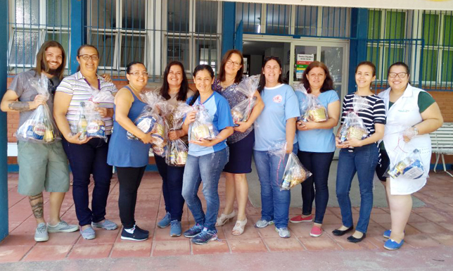 Sindicatos de Bariri, Itapuí e Salto de Pirapora distribuem kits de Natal para os associados