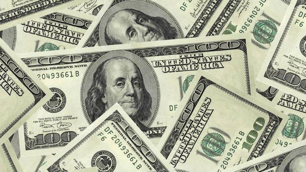 Na 1ª sessão após eleições, dólar fecha em alta de 1,39%