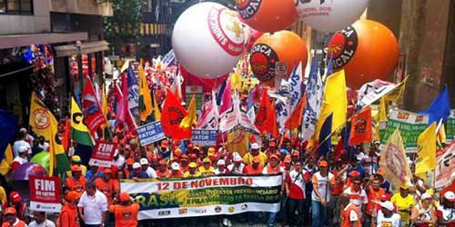 Previdência: centrais debatem convocação de greve gera