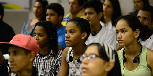 Jovens têm menos chance de contratação e mais de serem demitidos