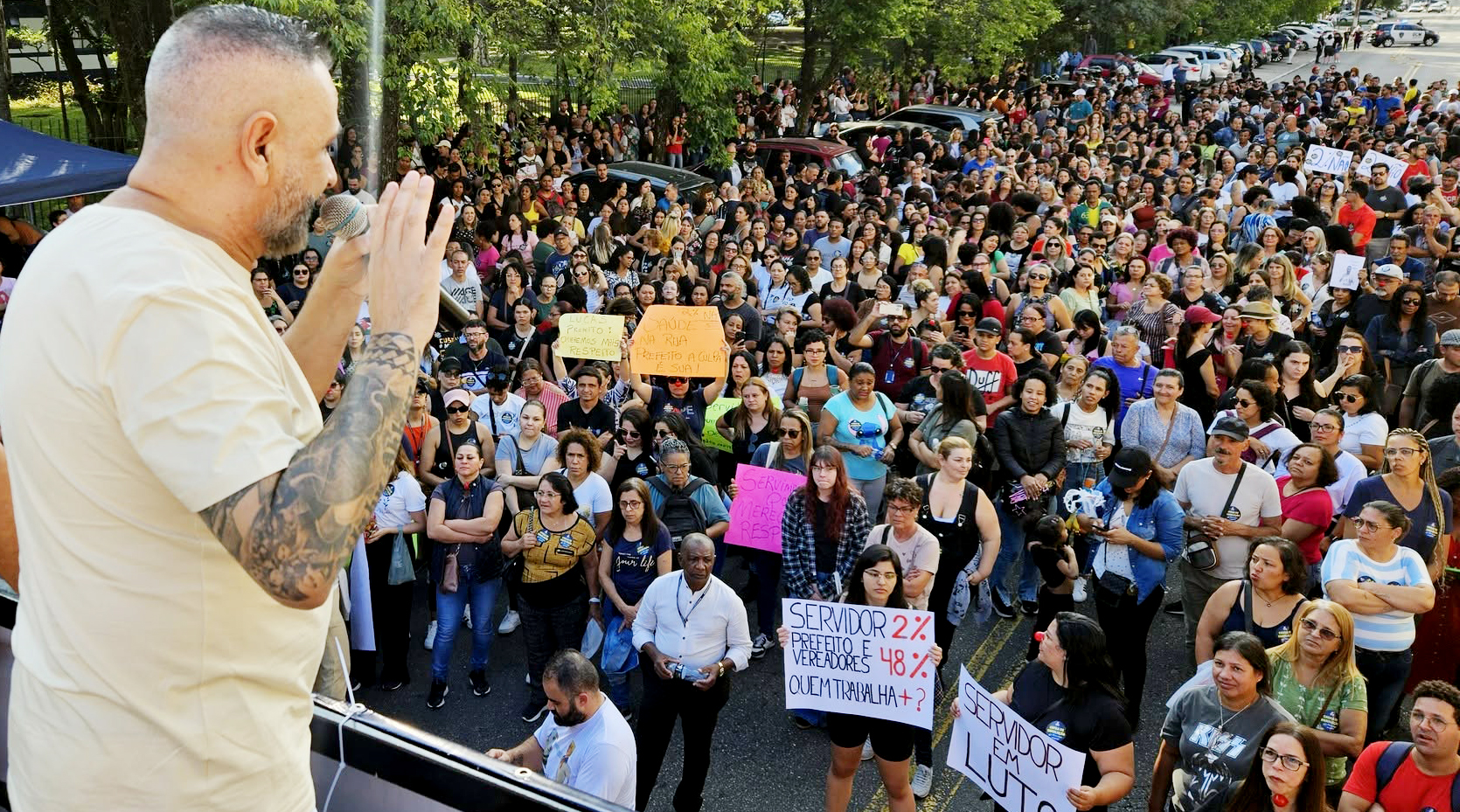 Guarulhos/SP | Mais de 1.000 Servidores lutam por justiça salarial e ocupam o Paço Municipal em ato de paralisação