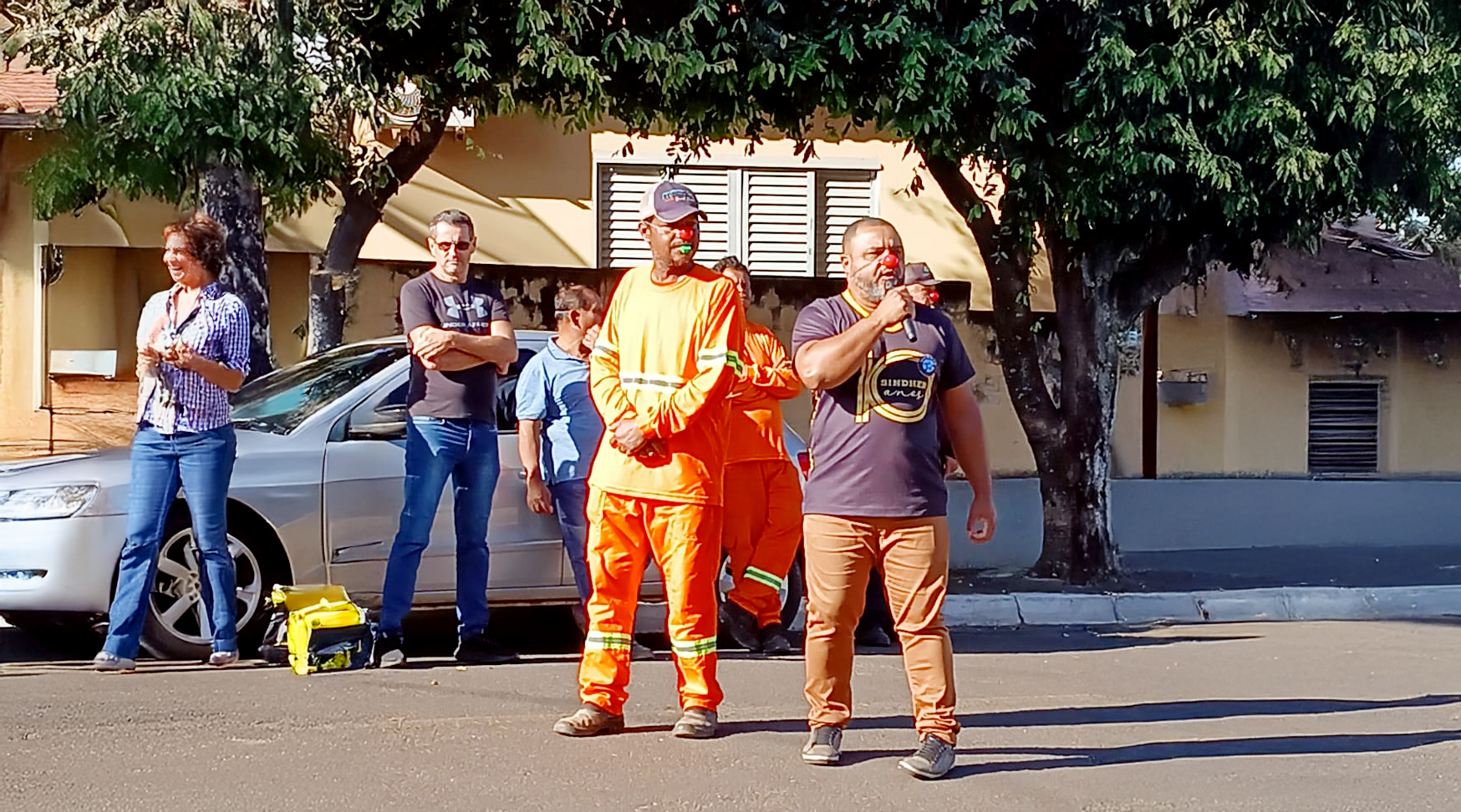 Herculândia | Prefeitura não cumpre nem o mínimo e Servidores realizam forte pressão nas ruas da cidade!