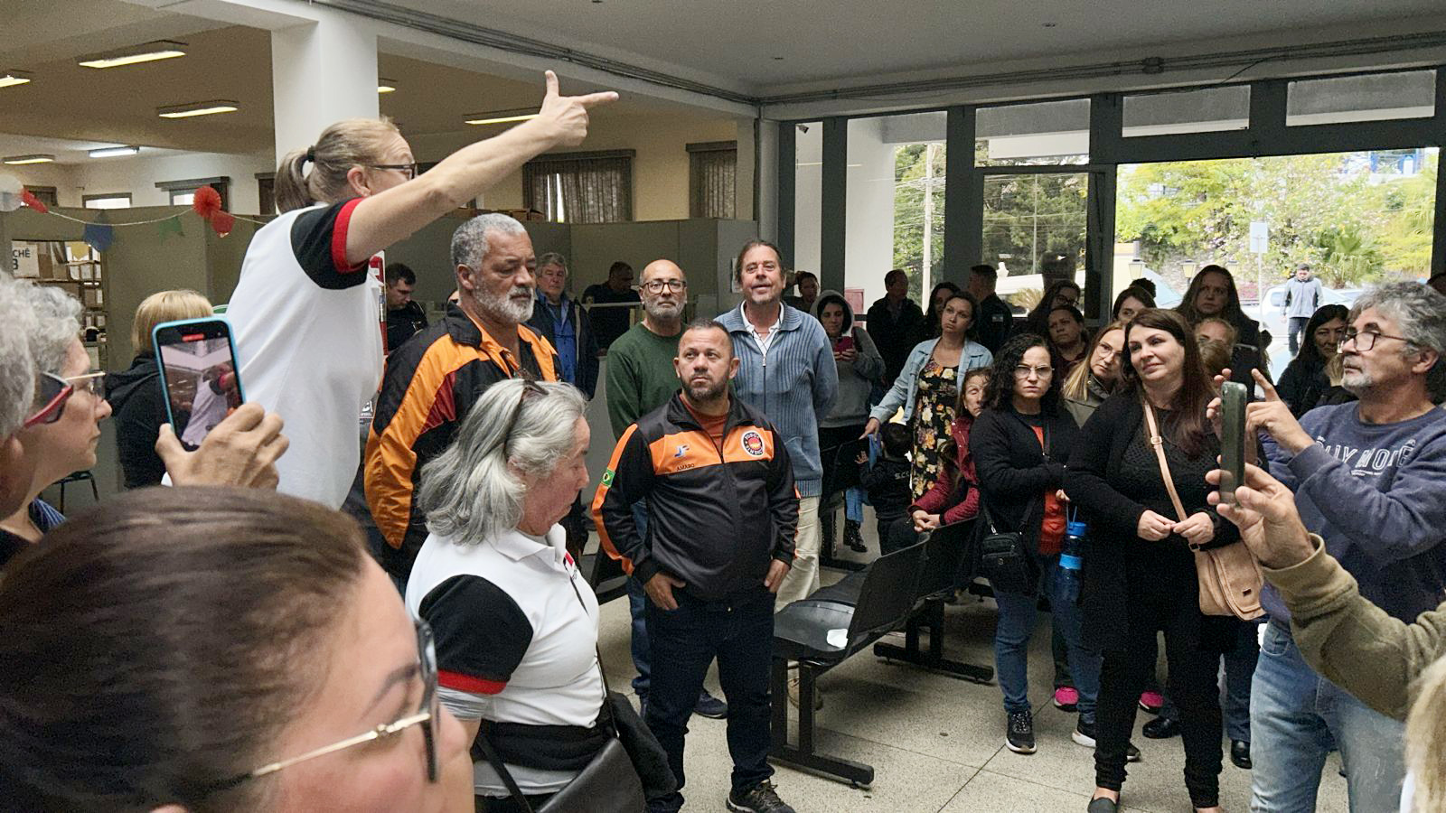 Sindicato dos Servidores de Ibiúna realiza grande paralisação. Ato reivindica o pagamento do Piso Nacional do Magistério!
