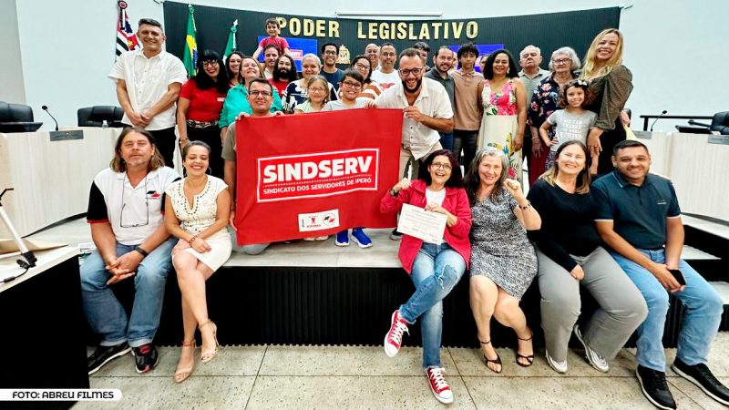 Nova diretoria do SINDSERV Iperó assume com apoio da Fesspmesp em ato no plenário da Câmara Municipal
